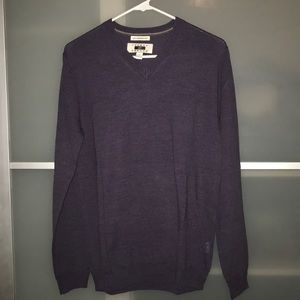 Never Used Men’s Wearhouse V-Neck Sweater M